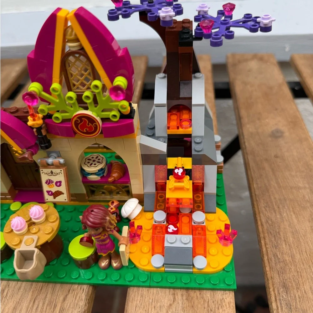 Retired LEGO® 41074 Elves Azari and the Magical Bakery